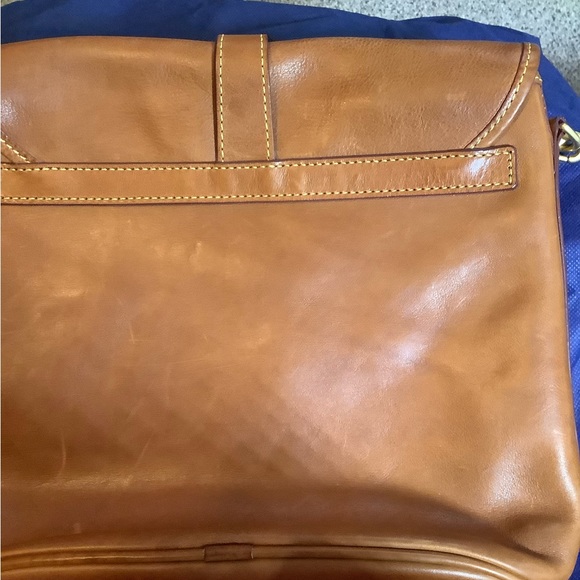 Dooney and Bourke Florentine crossbody purse - Picture 3 of 9